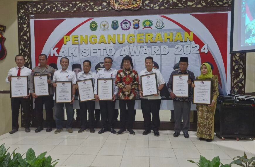 Ka.Kankemenag HSU Terima Penghargaan Kak Seto Award 2024