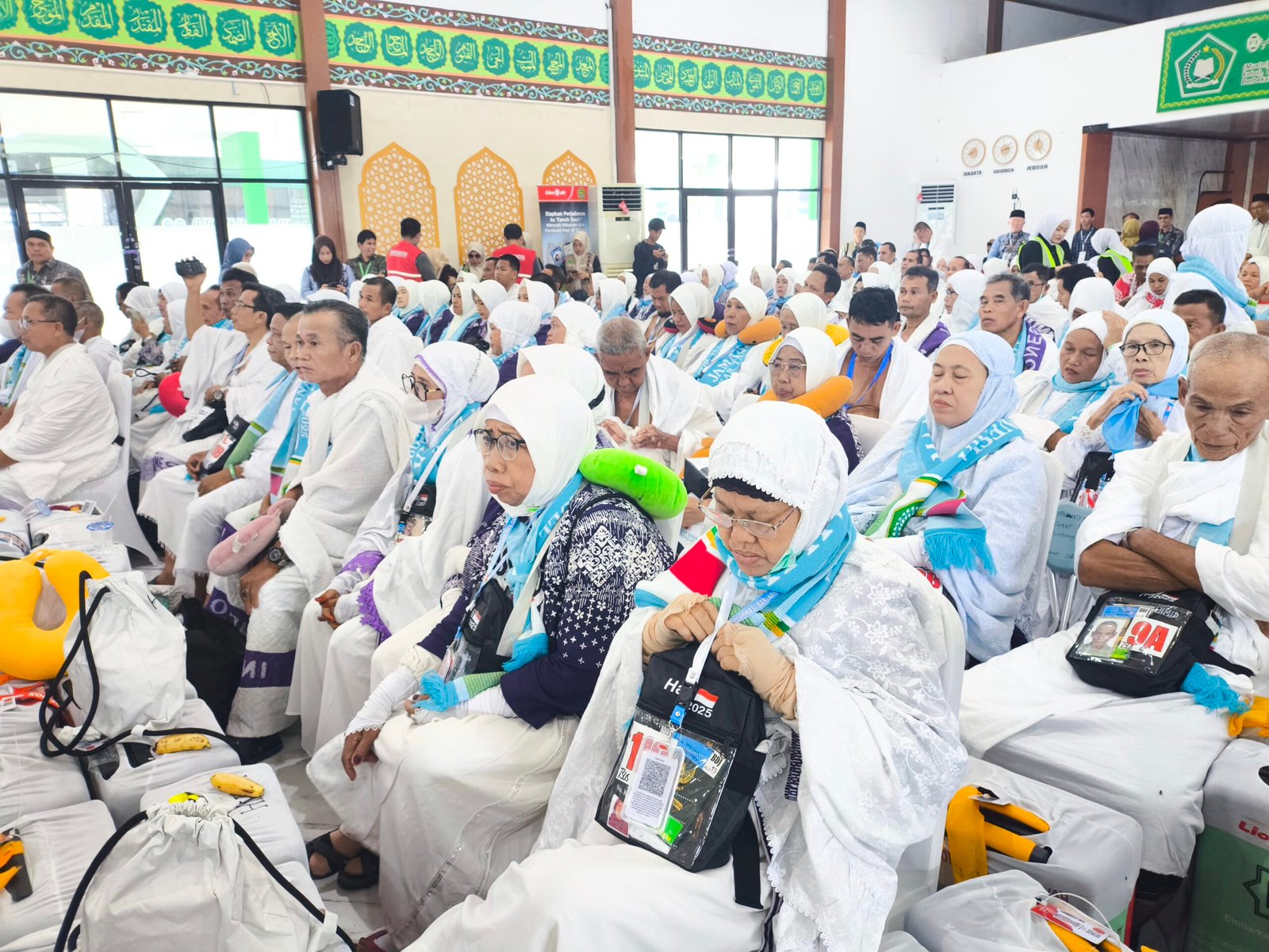 Kloter Terakhir, Sebanyak 427 Jemaah Haji Diberangkatkan Menuju Tanah Suci
